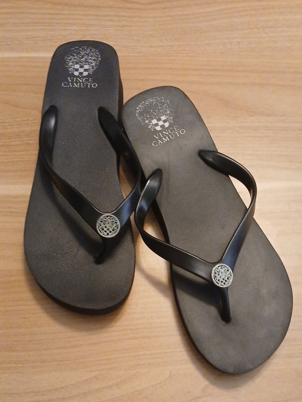 Vince Camuto Black Flip Flop Sandals with Silver Medallion Accent in Size 8.5